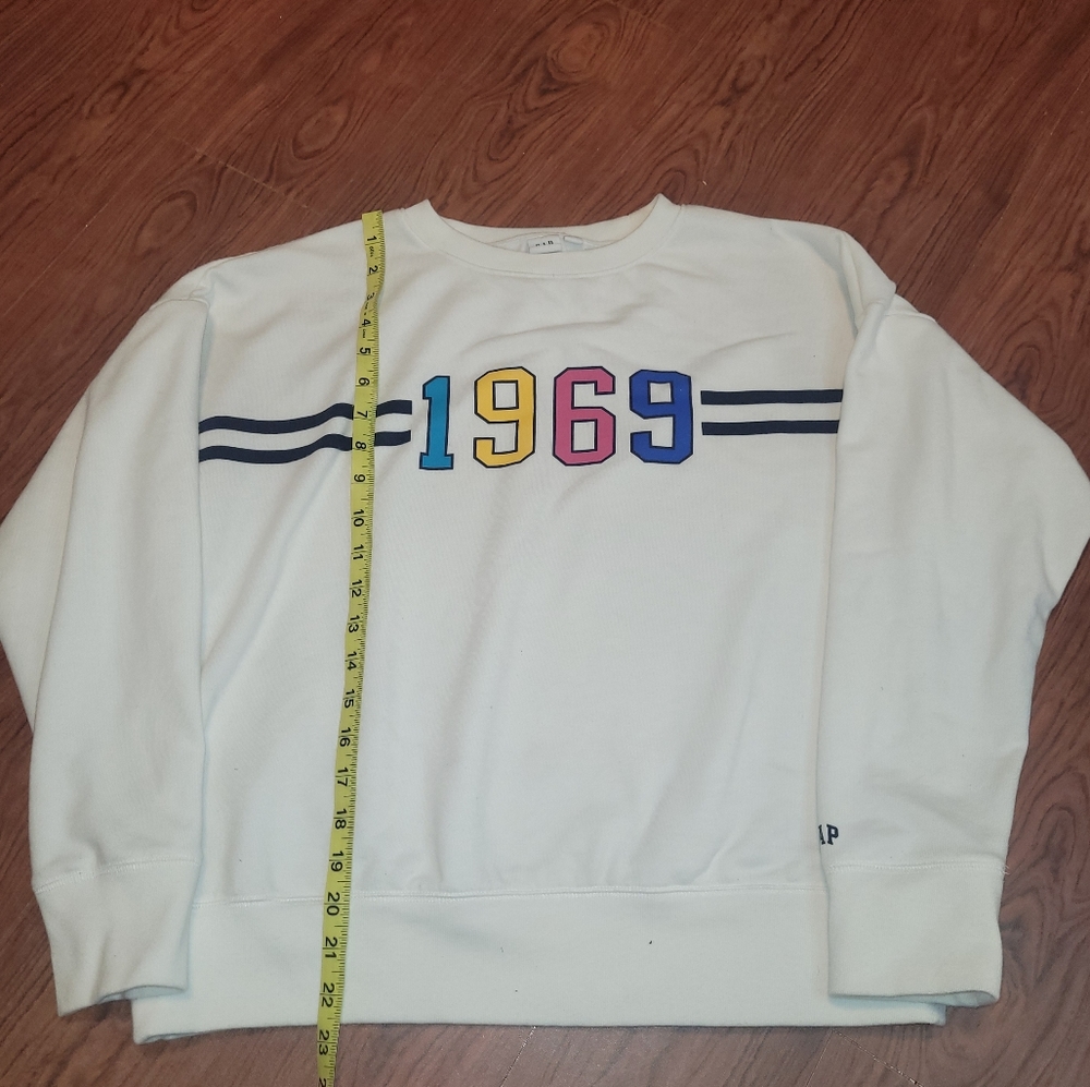 1969 gap sweatshirt - Picture 2 of 4